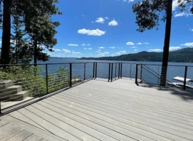 Stainless steel deck railing